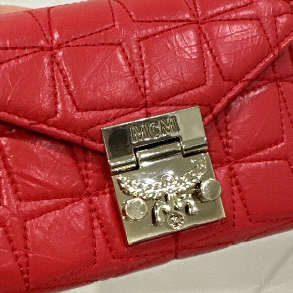 *Authentic* MCM Small Tri Fold Wallet in Red w/Gold HW in Excellent Condition - Picture 6 of 12